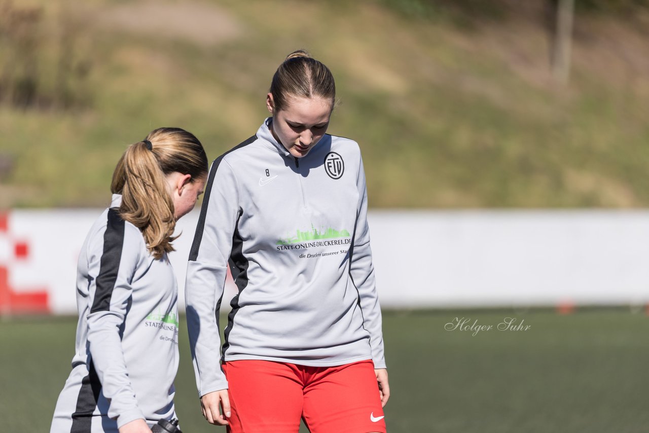 Bild 193 - wBJ Eimsbuettler TV - VfL Wolfsburg : Ergebnis: 1:3